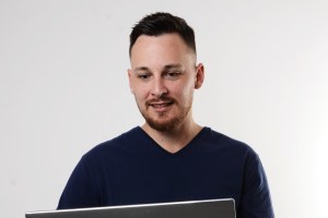 Leo on laptop